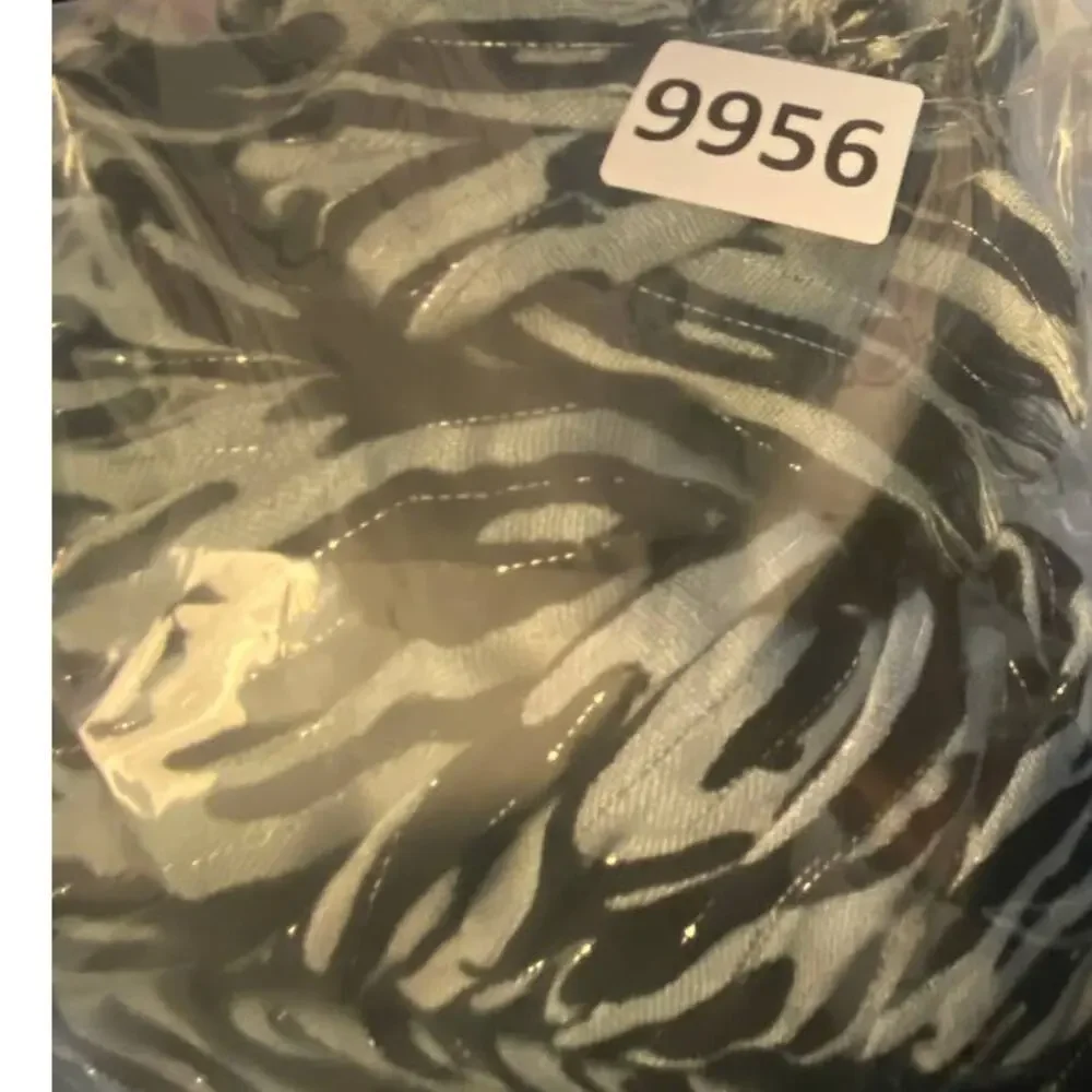 Cynthia Rowley Womens Scarf Animal Sparkle 25